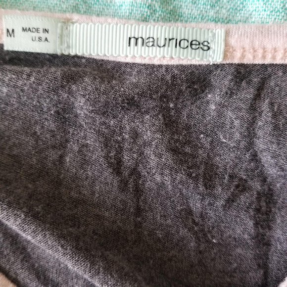 🦄  maurices / M / Gray Short Sleeve Tee - Picture 3 of 3